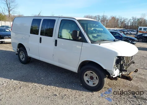 2014 Chevrolet Express 2500 Work Van z USA, uszkodzony, nr VIN 1GCWGFCA1E1199090